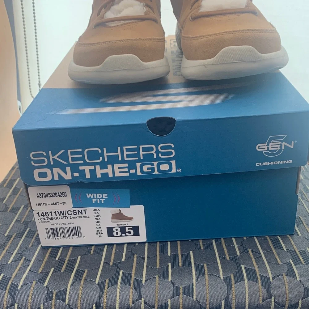 Skechers Women’s Tan Faux-Fur Collar Lace-Up Boots